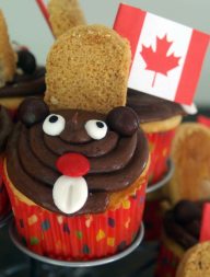 beaver cupcake 2